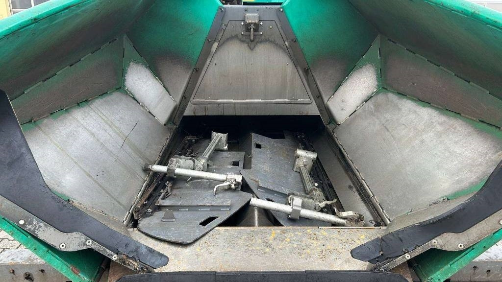 Asfaltutlegger Vögele Super 1900-3i / AB600-3TP1 (3,00 - 6,00 m): bilde 8 Asfaltutlegger Vögele Super 1900-3i / AB600-3TP1 (3,00 - 6,00 m): bilde 8