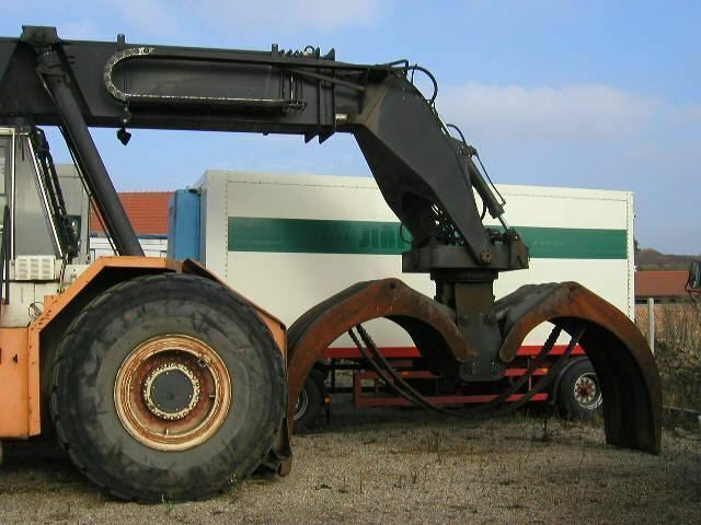 Kalmar SISU RTD1523 Kalmar SISU RTD1523 - Reachstackere: bilde 2 Kalmar SISU RTD1523 Kalmar SISU RTD1523 - Reachstackere: bilde 2