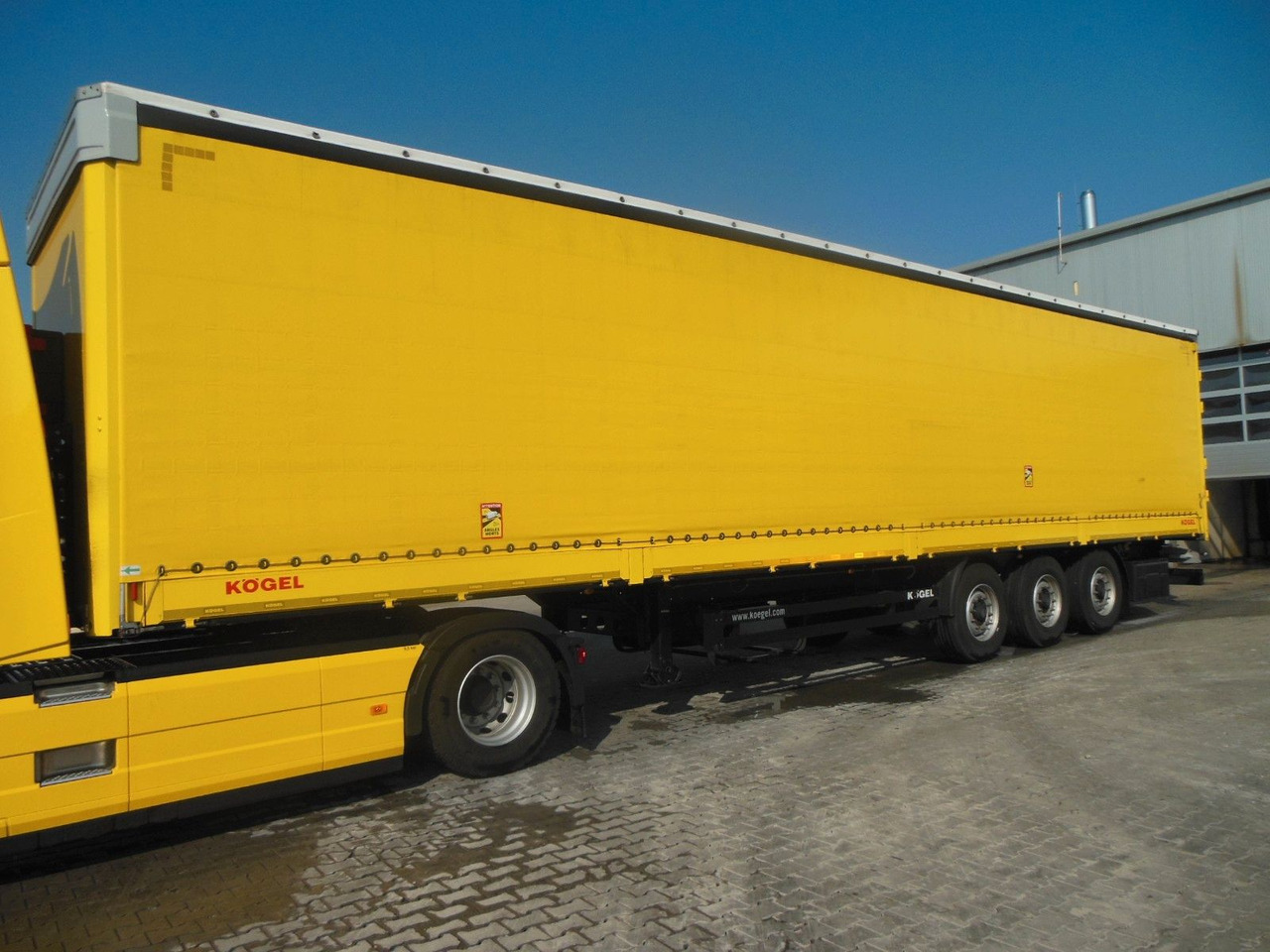Kögel SN 24, BORDWÄNDE 700 MM, HUBDACH!!! TOP - Gardintrailer: bilde 2 Kögel SN 24, BORDWÄNDE 700 MM, HUBDACH!!! TOP - Gardintrailer: bilde 2