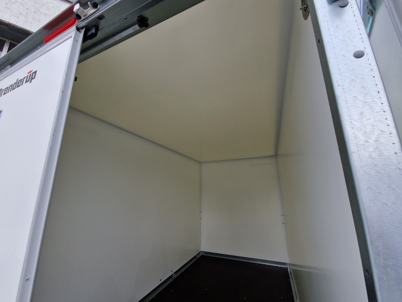 Skaphenger Brenderup Cargo Dynamic CD300 TB D 300x155x185cm Hecktüren Wabenwände (M) 2000kg: bilde 6