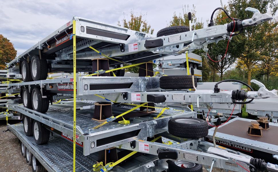 Brian James Trailer Connect 360x188cm plattform blackline 2 Achsen 10" (L) 3000kg - Planhenger/ Flathenger: bilde 1 Brian James Trailer Connect 360x188cm plattform blackline 2 Achsen 10" (L) 3000kg - Planhenger/ Flathenger: bilde 1