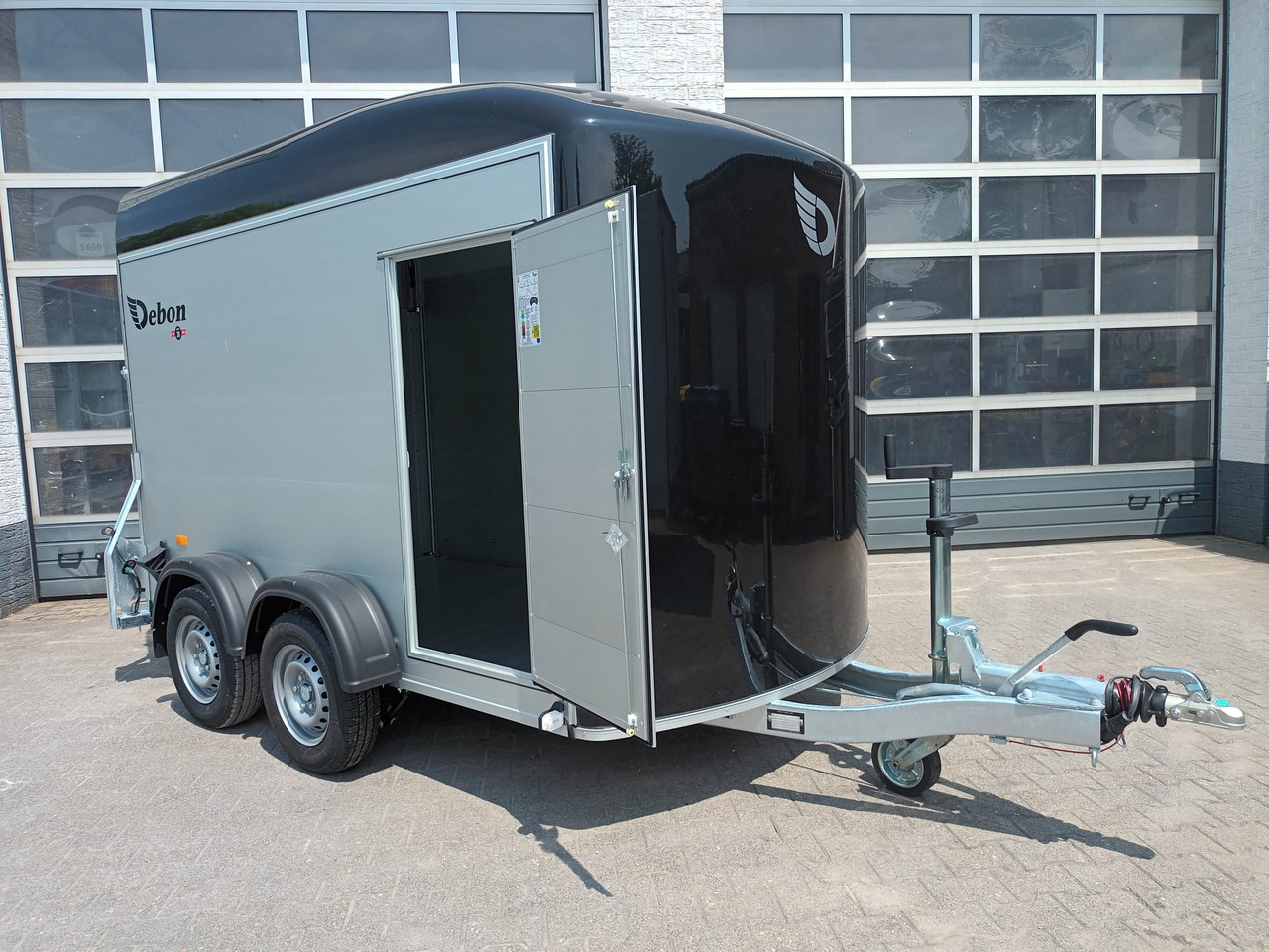 Cargo Roadster 500+ 312x167x199cm Alu Poly black Seitentür Pullman 100km/H 2600kg - Biltilhenger: bilde 1 Cargo Roadster 500+ 312x167x199cm Alu Poly black Seitentür Pullman 100km/H 2600kg - Biltilhenger: bilde 1