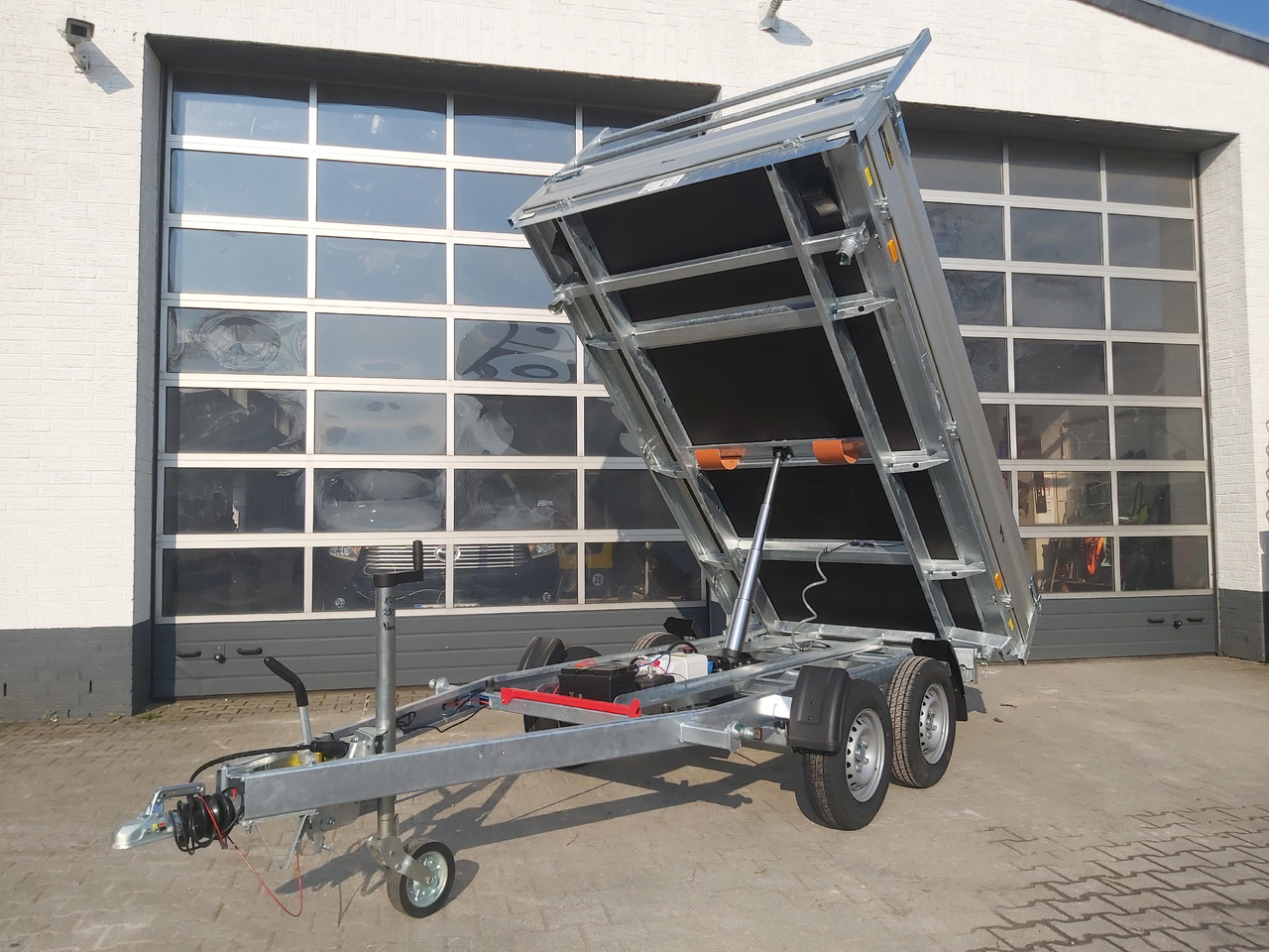 Cheval Liberte Debon Kipper PW 2.4 Basic Elektro 305x180x35cm 2600kg Modell 2024 - Tipphenger: bilde 1 Cheval Liberte Debon Kipper PW 2.4 Basic Elektro 305x180x35cm 2600kg Modell 2024 - Tipphenger: bilde 1
