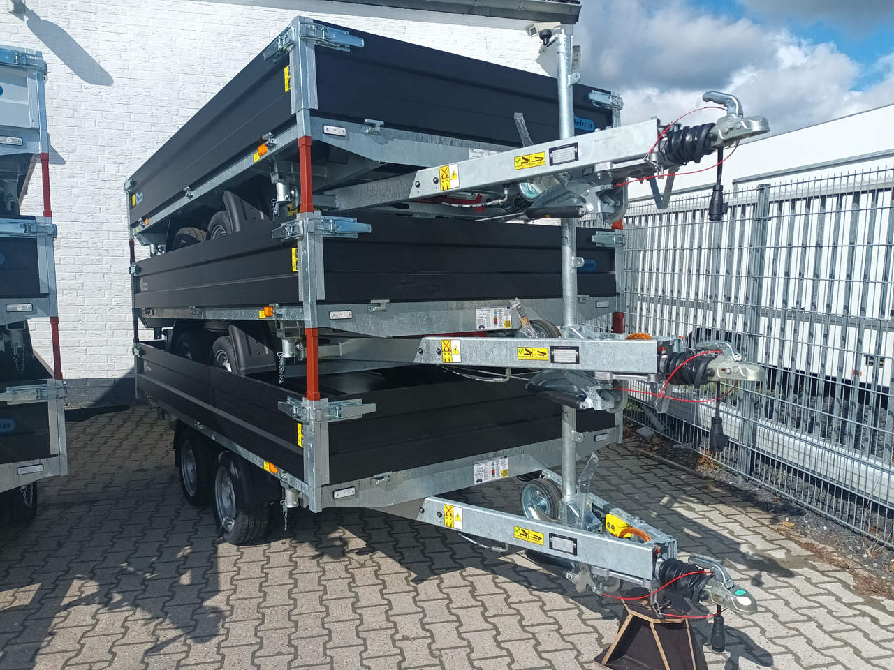 Cheval Liberte Kipper PW 3.3 35 black 330x180x35cm Elektro 3500kg Modell 09.2024 - Tipphenger: bilde 1 Cheval Liberte Kipper PW 3.3 35 black 330x180x35cm Elektro 3500kg Modell 09.2024 - Tipphenger: bilde 1