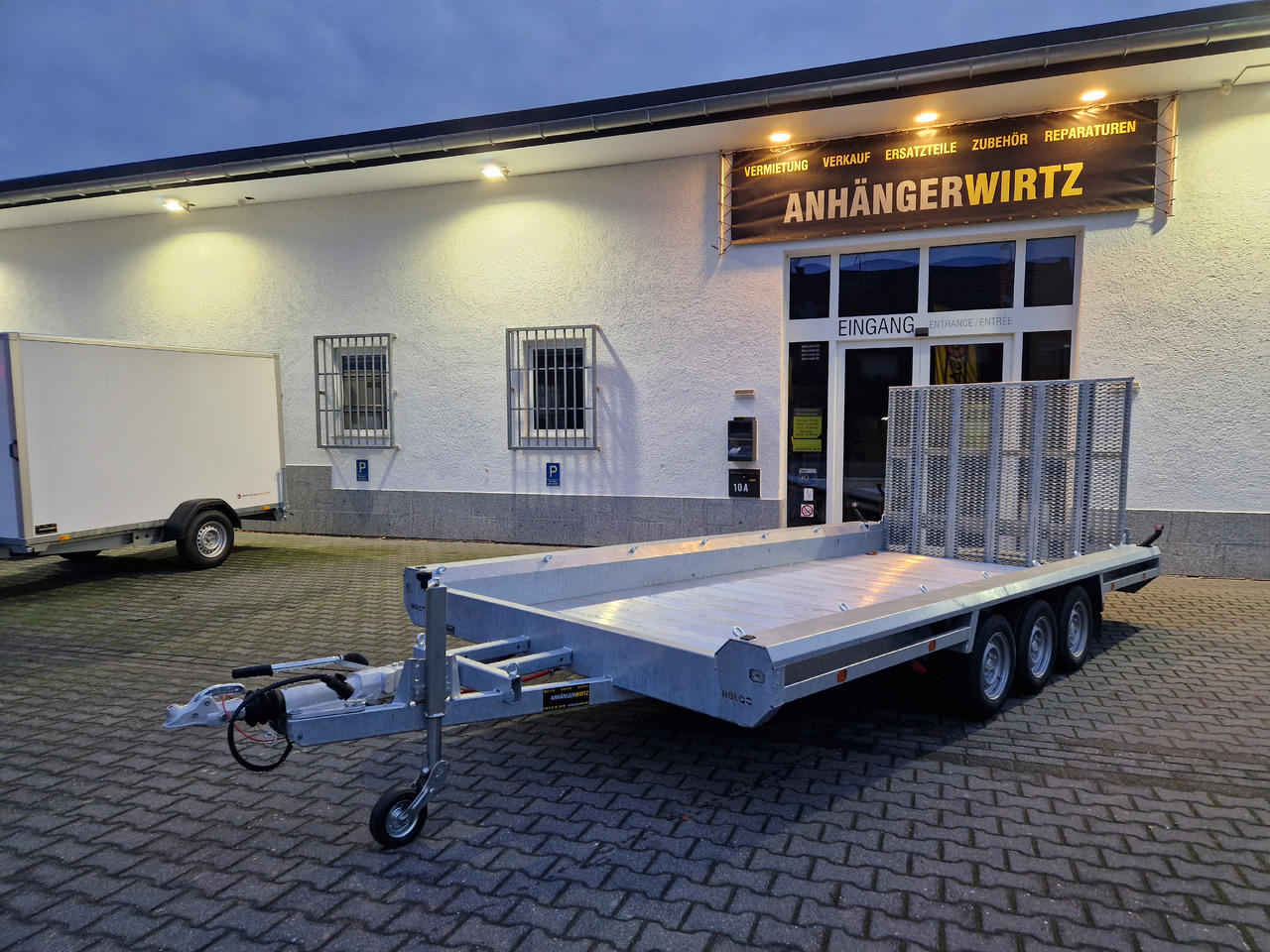 HULCO TERRAX Aluboden 469x195x27cm Heckrampe 150cm Tridem 3500kg (XXL) - Maskinhenger: bilde 1 HULCO TERRAX Aluboden 469x195x27cm Heckrampe 150cm Tridem 3500kg (XXL) - Maskinhenger: bilde 1
