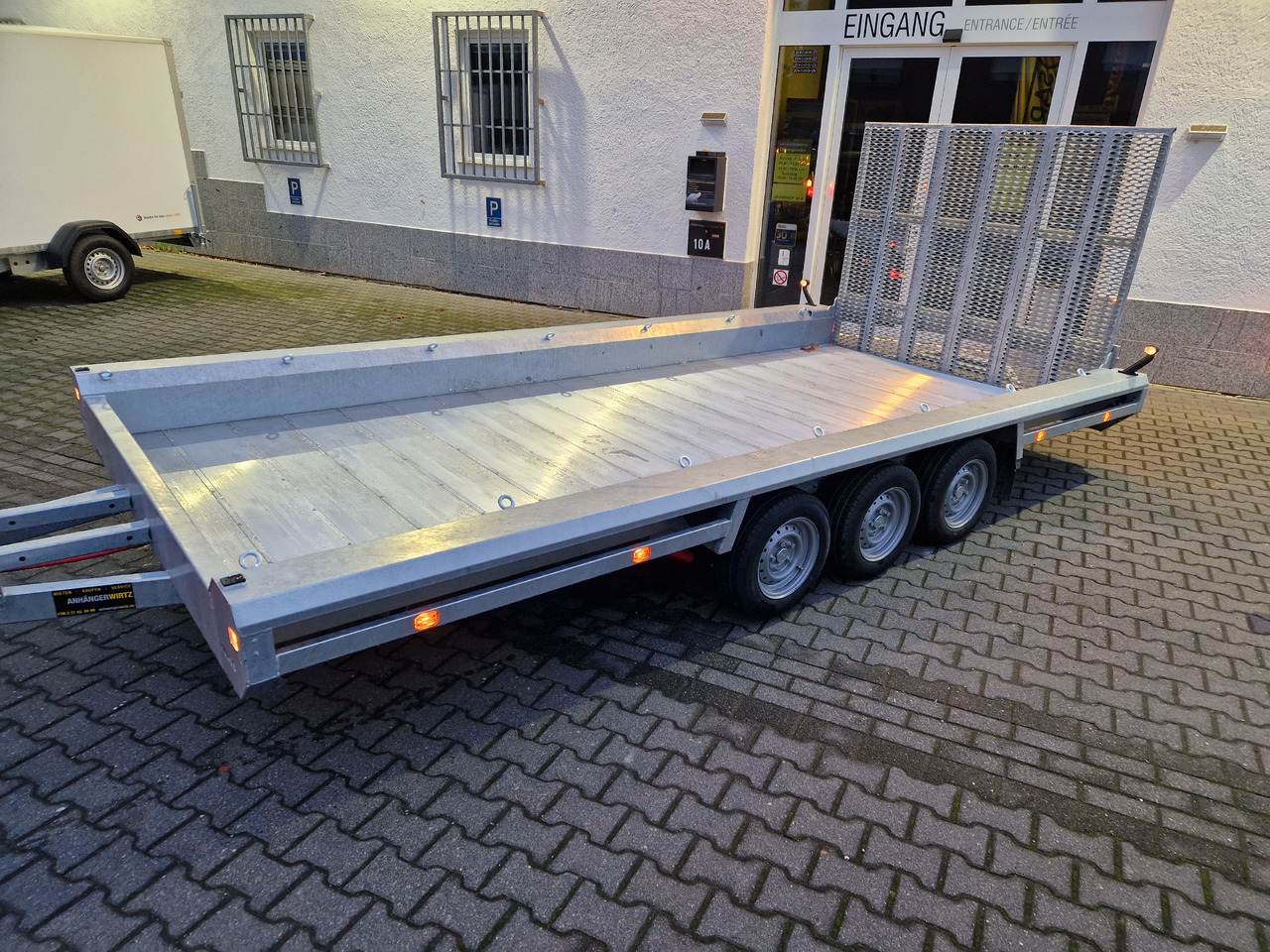 HULCO TERRAX Aluboden 469x195x27cm Heckrampe 150cm Tridem 3500kg (XXL) - Maskinhenger: bilde 3 HULCO TERRAX Aluboden 469x195x27cm Heckrampe 150cm Tridem 3500kg (XXL) - Maskinhenger: bilde 3