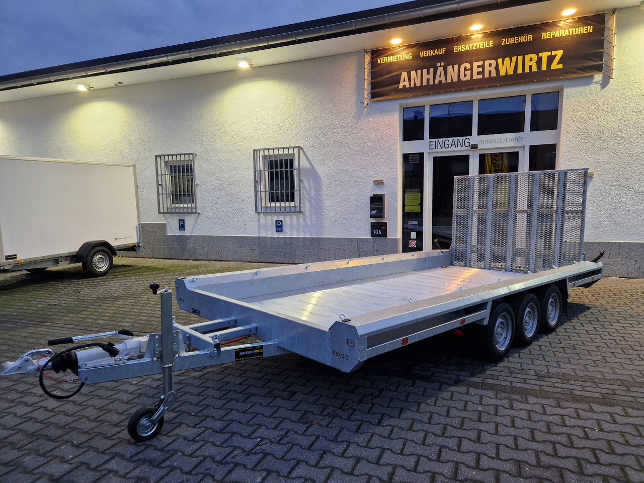 HULCO TERRAX Aluboden 469x195x27cm Heckrampe 150cm Tridem 3500kg (XXL) - Maskinhenger: bilde 2 HULCO TERRAX Aluboden 469x195x27cm Heckrampe 150cm Tridem 3500kg (XXL) - Maskinhenger: bilde 2