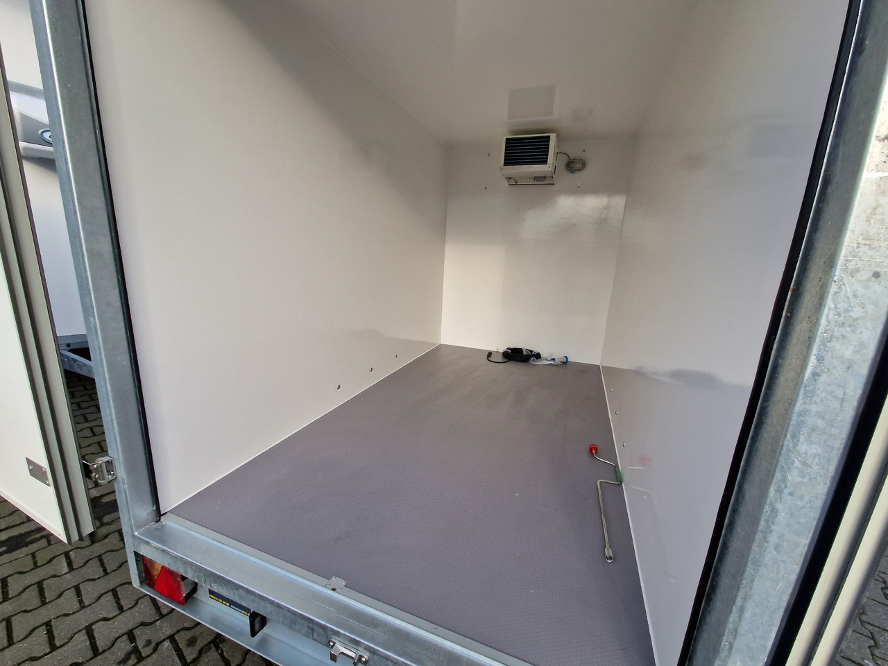 Kargo CoolBoxx FK2030HT 296x162x200cm 230V Govi Kühlung Stützen 2000kg 100km/H Abverkauf - Kjølehenger: bilde 4 Kargo CoolBoxx FK2030HT 296x162x200cm 230V Govi Kühlung Stützen 2000kg 100km/H Abverkauf - Kjølehenger: bilde 4
