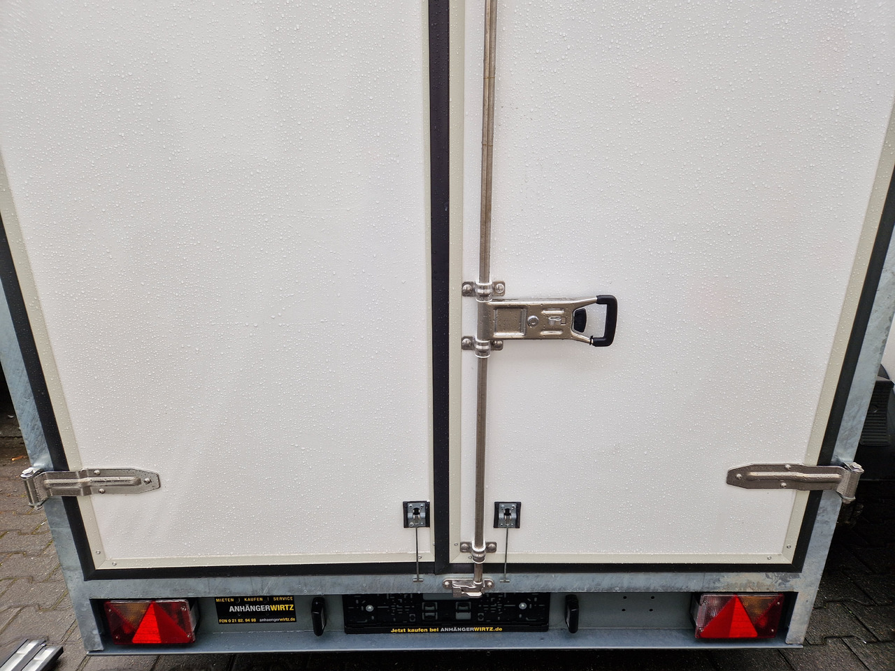 Kargo CoolBoxx FK2736HT 355x162x198cm 230V +Kühlung Govi Arktik 2000 (L) 2700kg - Kjølehenger: bilde 2 Kargo CoolBoxx FK2736HT 355x162x198cm 230V +Kühlung Govi Arktik 2000 (L) 2700kg - Kjølehenger: bilde 2