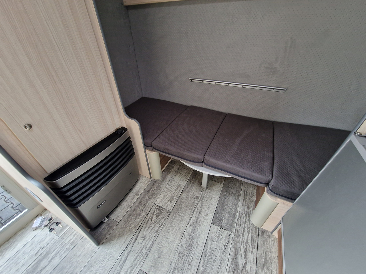 Campingvogn Koffer Sport Camp TFS 550.01 550x200x210cm Laderaum ST & Wohnabteil 2700kg: bilde 14 Campingvogn Koffer Sport Camp TFS 550.01 550x200x210cm Laderaum ST & Wohnabteil 2700kg: bilde 14