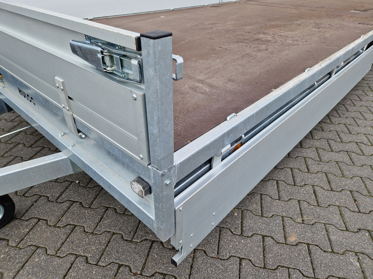 MEDAX 2-3500 611x223x30cm extrabreit niedrig Fahrwerk 12" (XXXL) 3500kg - Planhenger/ Flathenger: bilde 3 MEDAX 2-3500 611x223x30cm extrabreit niedrig Fahrwerk 12" (XXXL) 3500kg - Planhenger/ Flathenger: bilde 3