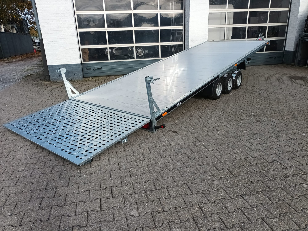 Martz Universal GT KIPP 600/3 S 600x210cm Aluboden ankippbar Hecklappe Winde Tridem 10" 3500kg - Maskinhenger: bilde 1 Martz Universal GT KIPP 600/3 S 600x210cm Aluboden ankippbar Hecklappe Winde Tridem 10" 3500kg - Maskinhenger: bilde 1