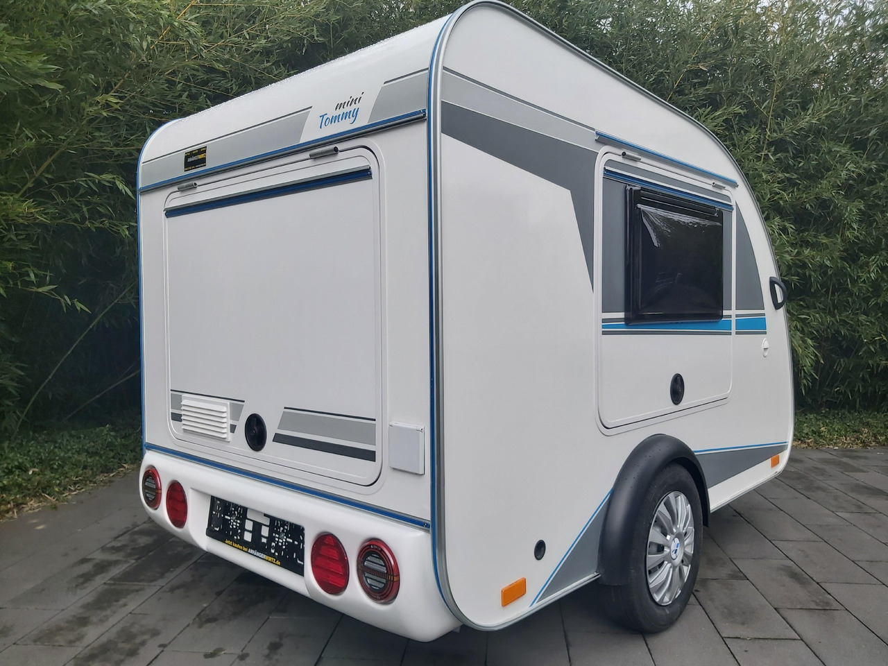 Mini Camper Mini Tommy TMC25 252x140x121cm aero V1 Küche 12V/230V 100km/H 750kg gebremst Modell 24 - Campingvogn: bilde 5 Mini Camper Mini Tommy TMC25 252x140x121cm aero V1 Küche 12V/230V 100km/H 750kg gebremst Modell 24 - Campingvogn: bilde 5