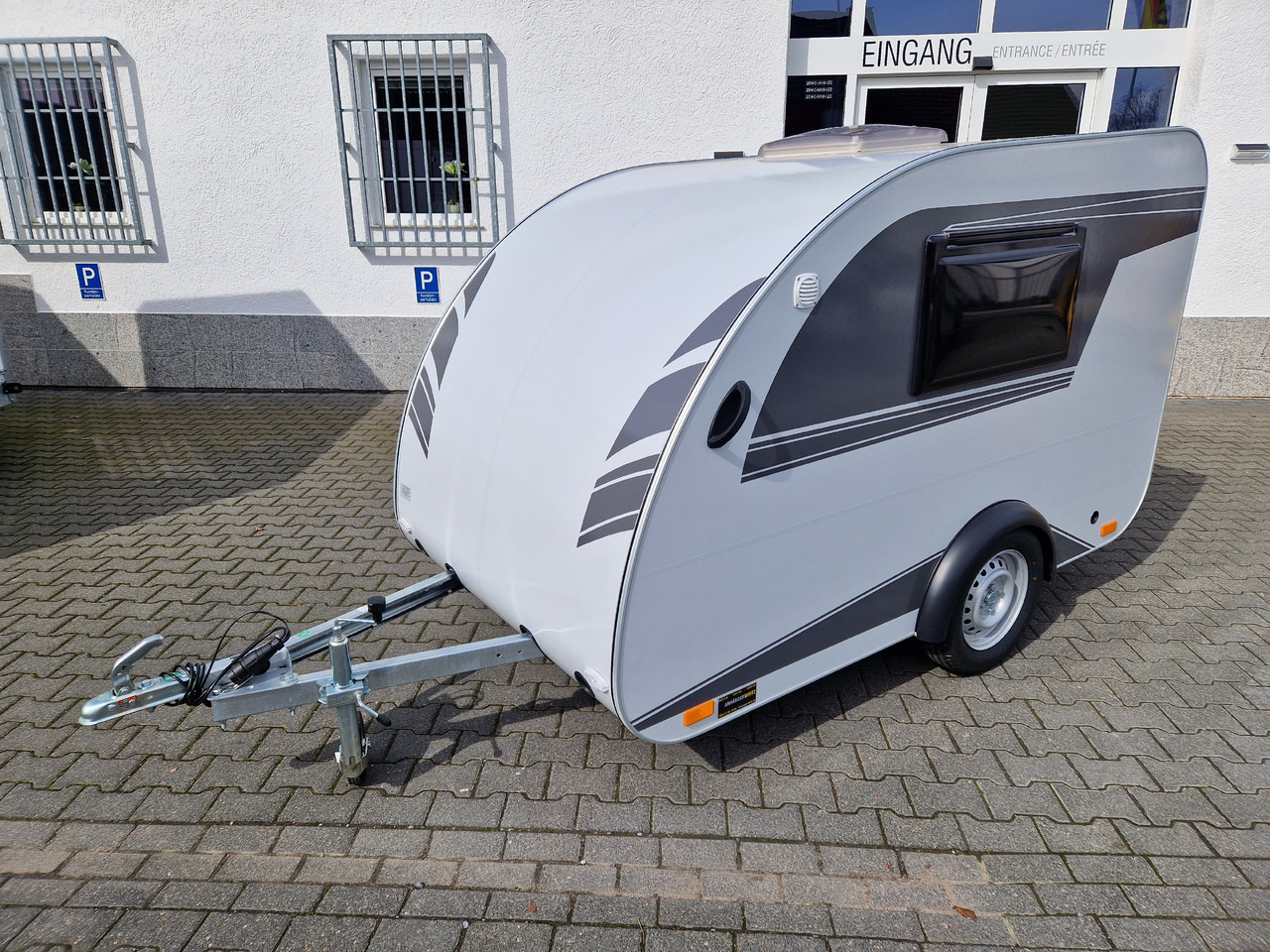 Mini Camper Mini Tommy TMC25 Basic 252x140x121cm 100 km/H 750kg ungebremst Januar AKTION - Campingvogn: bilde 4 Mini Camper Mini Tommy TMC25 Basic 252x140x121cm 100 km/H 750kg ungebremst Januar AKTION - Campingvogn: bilde 4