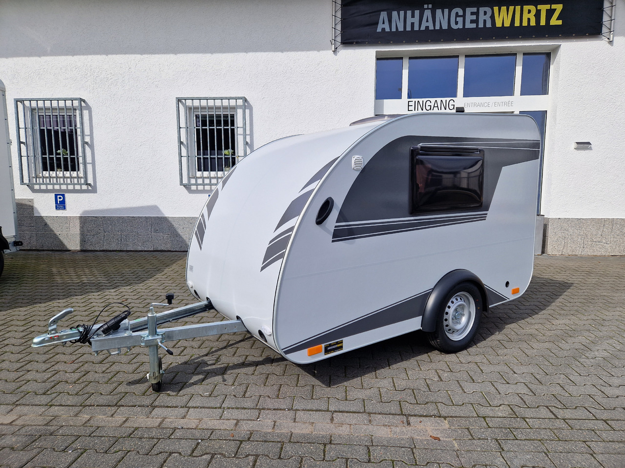 Mini Camper Mini Tommy TMC25 Basic 252x140x121cm 100 km/H 750kg ungebremst Januar AKTION - Campingvogn: bilde 3 Mini Camper Mini Tommy TMC25 Basic 252x140x121cm 100 km/H 750kg ungebremst Januar AKTION - Campingvogn: bilde 3