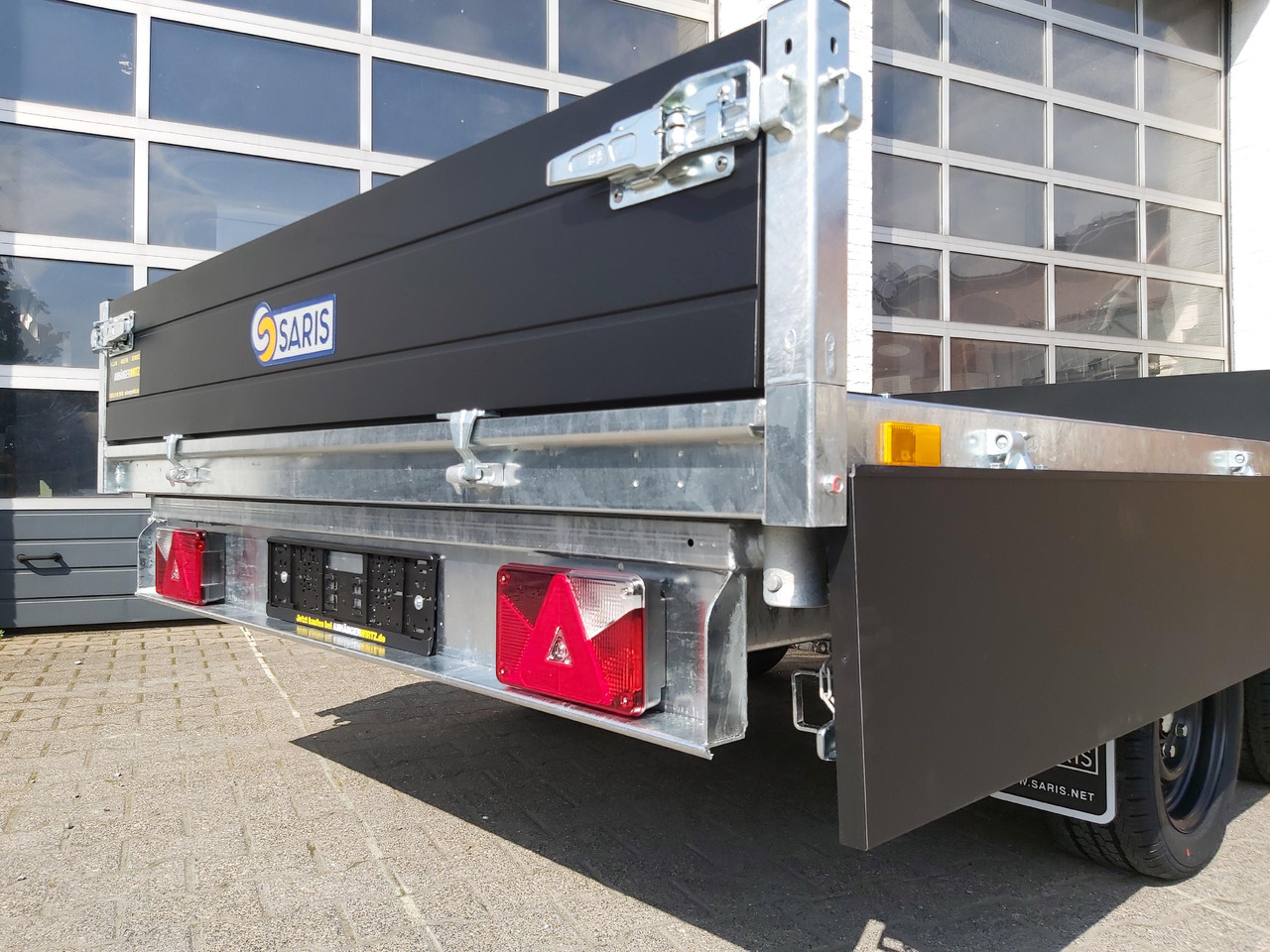 Saris Kipper K3 306 184 2700 2 E 306x184x30cm black Edition Elektro 13" 2700kg Januar Aktion - Tipphenger: bilde 5 Saris Kipper K3 306 184 2700 2 E 306x184x30cm black Edition Elektro 13" 2700kg Januar Aktion - Tipphenger: bilde 5