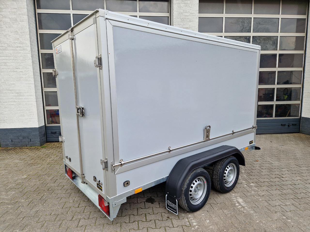 Leie  Saris Koffer GO 306 154 180 2000 2 306x154x180cm GFK grau Seitenklappe (M) 2000kg Modell 2024 Saris Koffer GO 306 154 180 2000 2 306x154x180cm GFK grau Seitenklappe (M) 2000kg Modell 2024: bilde 11