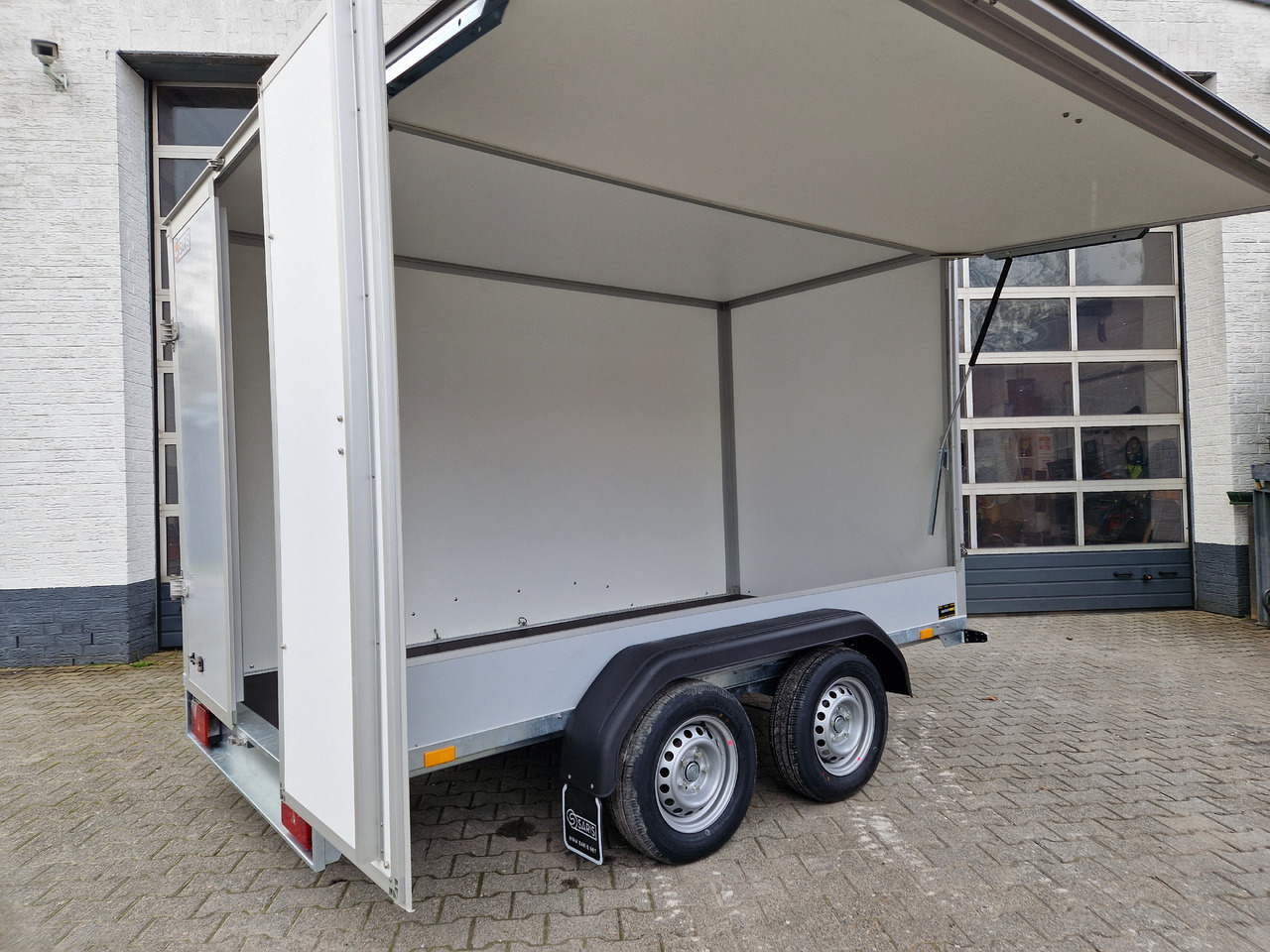 Leie  Saris Koffer GO 306 154 180 2000 2 306x154x180cm GFK grau Seitenklappe (M) 2000kg Modell 2024 Saris Koffer GO 306 154 180 2000 2 306x154x180cm GFK grau Seitenklappe (M) 2000kg Modell 2024: bilde 12