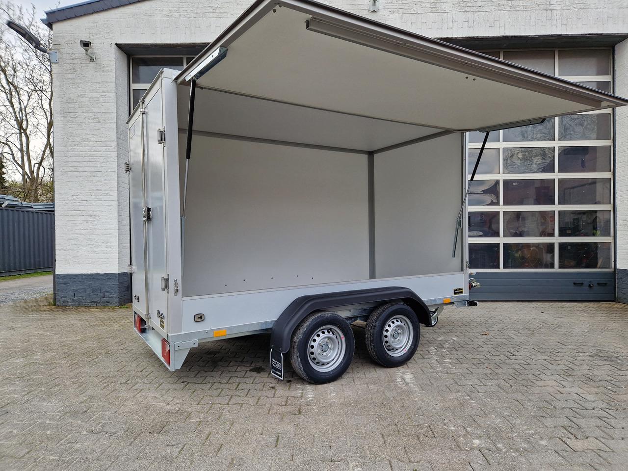 Leie  Saris Koffer GO 306 154 180 2000 2 306x154x180cm GFK grau Seitenklappe (M) 2000kg Modell 2024 Saris Koffer GO 306 154 180 2000 2 306x154x180cm GFK grau Seitenklappe (M) 2000kg Modell 2024: bilde 14