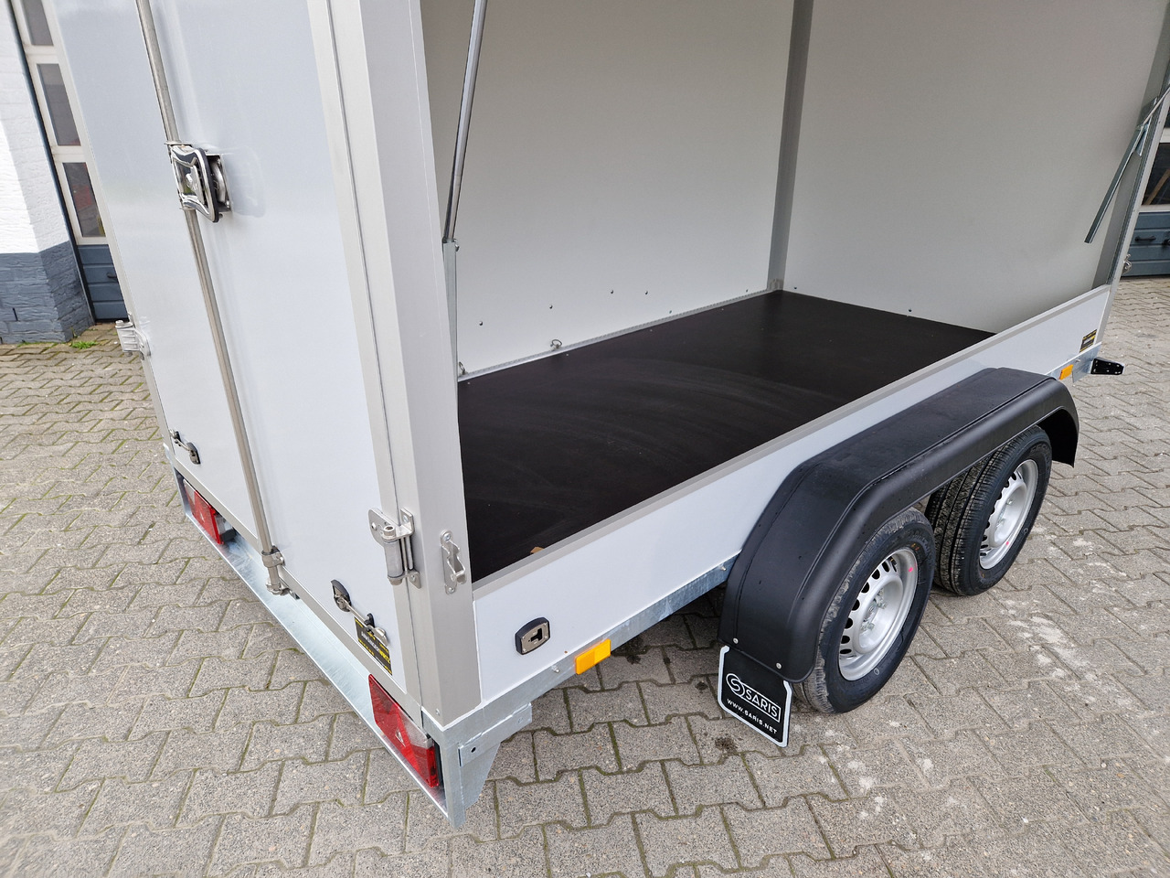 Leie  Saris Koffer GO 306 154 180 2000 2 306x154x180cm GFK grau Seitenklappe (M) 2000kg Modell 2024 Saris Koffer GO 306 154 180 2000 2 306x154x180cm GFK grau Seitenklappe (M) 2000kg Modell 2024: bilde 19
