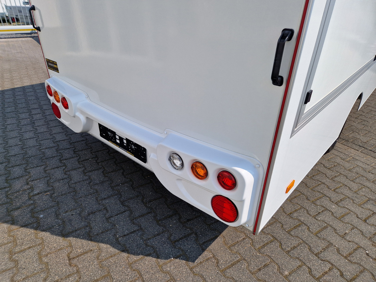 Salgsvogn Verkaufsanhänger VK 360 200 aero retro 360cm 1 Verkaufsklappe 1300kg Winter AKTION: bilde 15 Salgsvogn Verkaufsanhänger VK 360 200 aero retro 360cm 1 Verkaufsklappe 1300kg Winter AKTION: bilde 15