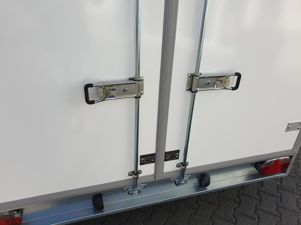 WM Meyer Kofferanhänger AZ 3560/200 S40 601x200x205cm Seitentür Profiline 3500kg Modell 2023 - Skaphenger: bilde 5 WM Meyer Kofferanhänger AZ 3560/200 S40 601x200x205cm Seitentür Profiline 3500kg Modell 2023 - Skaphenger: bilde 5