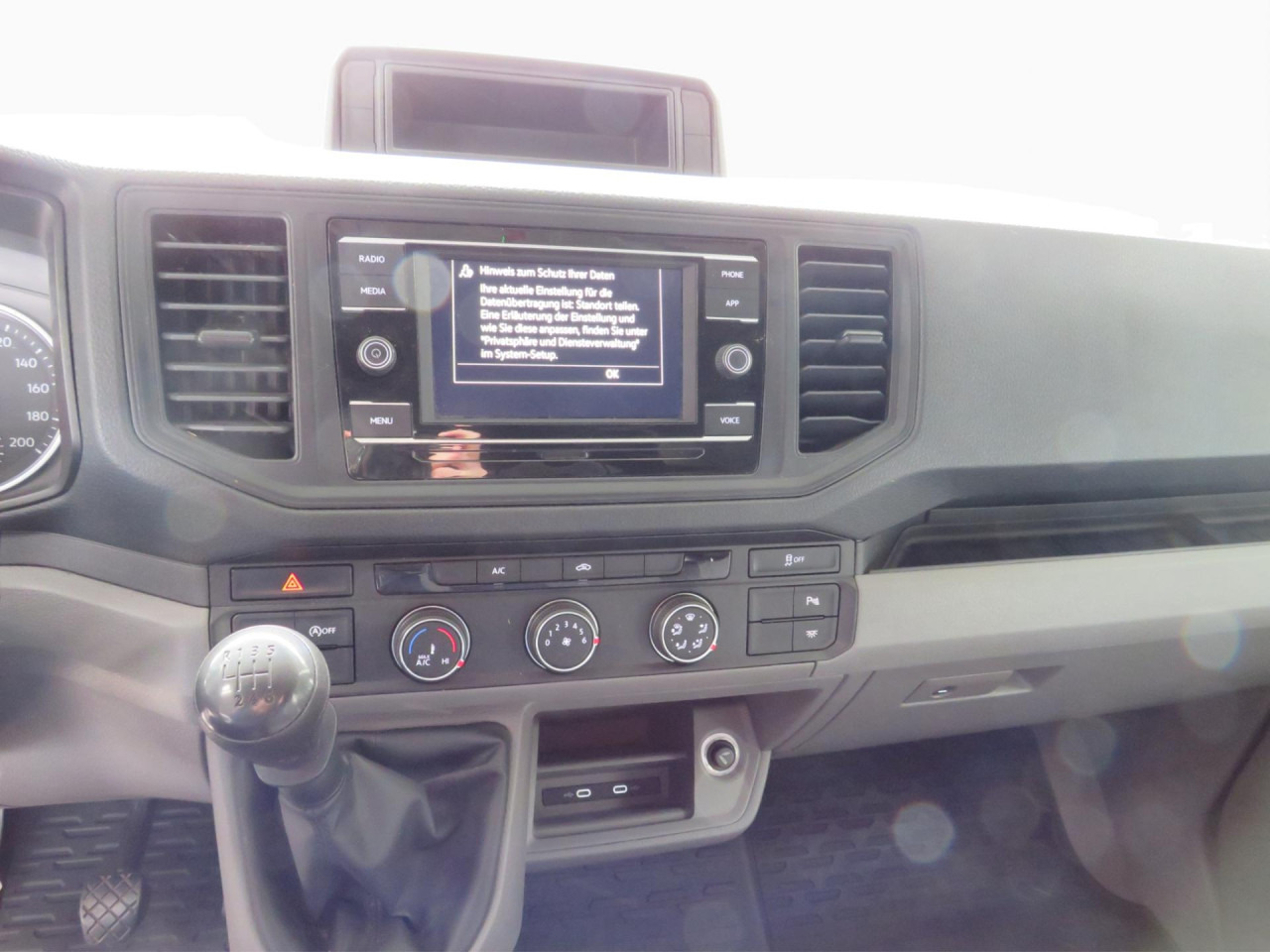 VOLKSWAGEN Crafter 35 L3H3 Kasten Euro6 Klima ZV - Kassebil: bilde 3 VOLKSWAGEN Crafter 35 L3H3 Kasten Euro6 Klima ZV - Kassebil: bilde 3