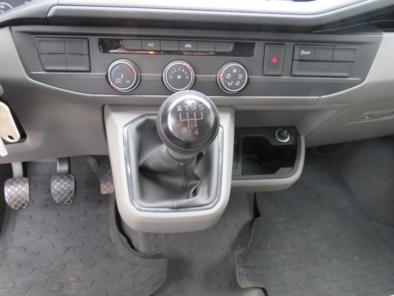 VOLKSWAGEN T6.1 Transporter 2.0 TDI Kasten Klima ZV - Små varebil: bilde 5 VOLKSWAGEN T6.1 Transporter 2.0 TDI Kasten Klima ZV - Små varebil: bilde 5