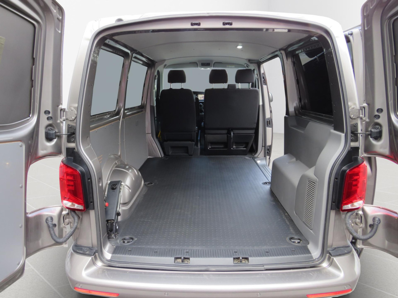 VOLKSWAGEN T6.1 Transporter Trendline 2.0 TDI Kasten Euro6 ZV - Små varebil: bilde 4 VOLKSWAGEN T6.1 Transporter Trendline 2.0 TDI Kasten Euro6 ZV - Små varebil: bilde 4