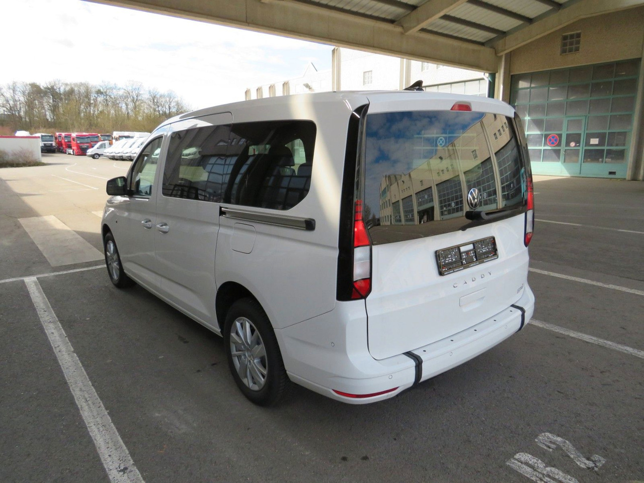Volkswagen Caddy Maxi 2.0 TDI Rollstuhlumbau Taxirampe - Personenbil: bilde 4 Volkswagen Caddy Maxi 2.0 TDI Rollstuhlumbau Taxirampe - Personenbil: bilde 4