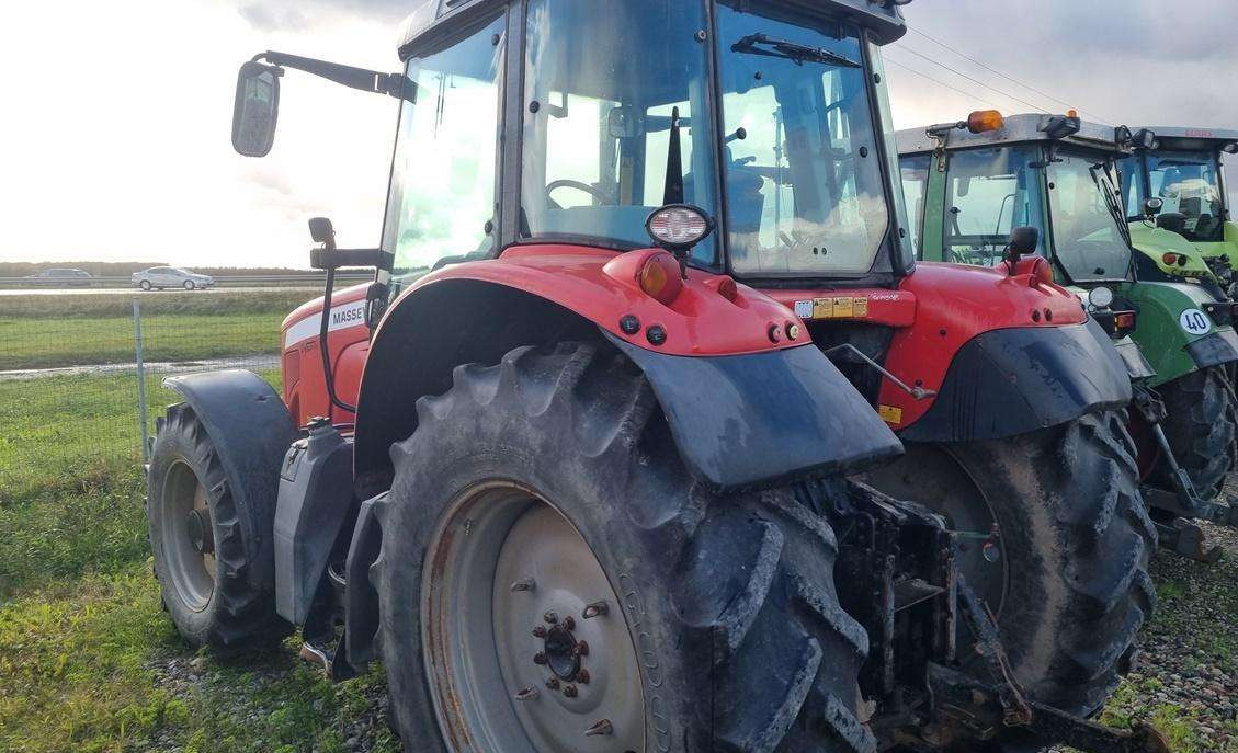 Massey Ferguson 6465 Dyna 6 - Traktor: bilde 3 Massey Ferguson 6465 Dyna 6 - Traktor: bilde 3
