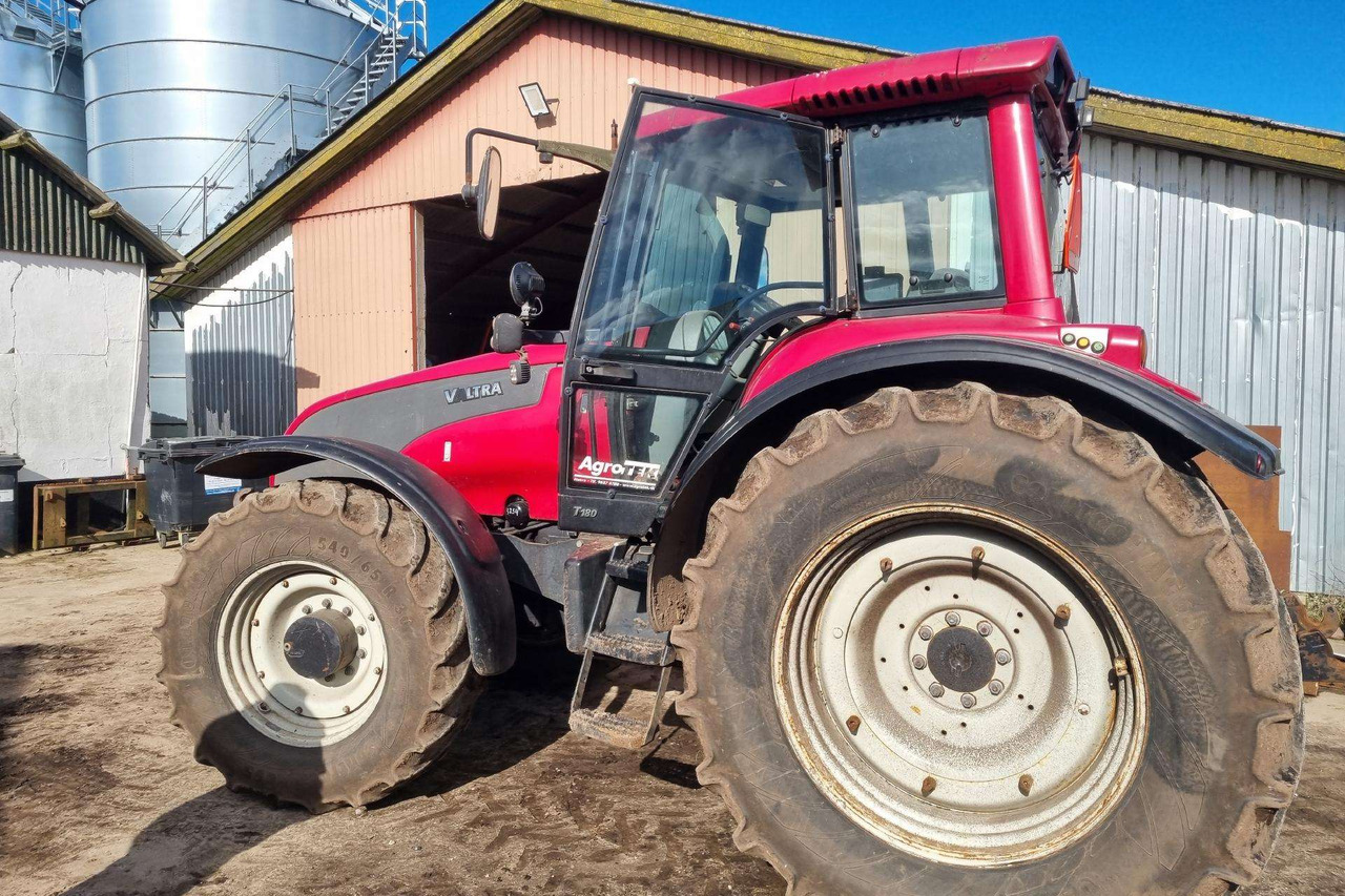 Valtra T190 - Traktor: bilde 4 Valtra T190 - Traktor: bilde 4