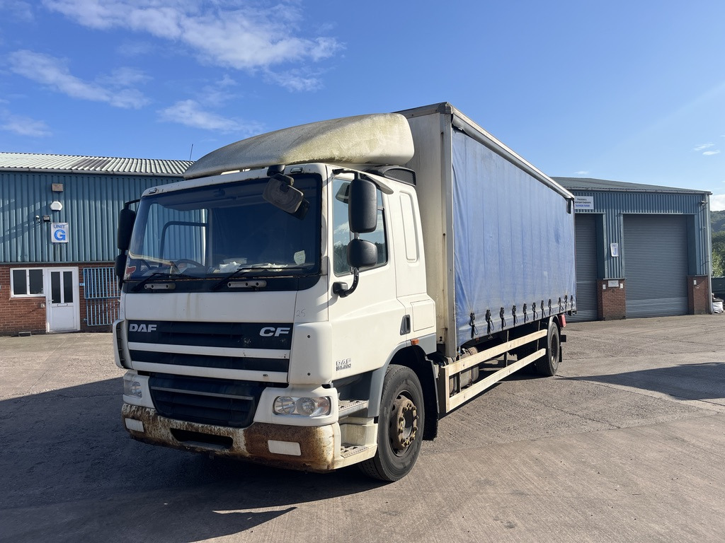 Daf 65CF 220 4x2 Curtain side - Kapellbil: bilde 1 Daf 65CF 220 4x2 Curtain side - Kapellbil: bilde 1