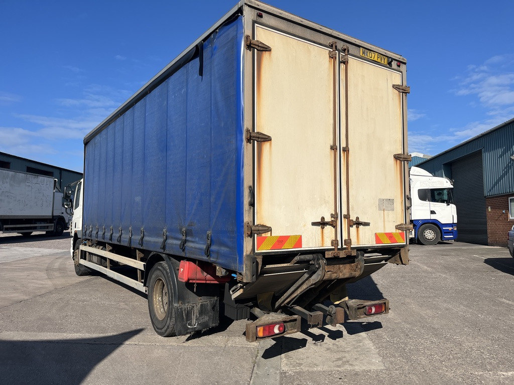 Daf 65CF 220 4x2 Curtain side - Kapellbil: bilde 3 Daf 65CF 220 4x2 Curtain side - Kapellbil: bilde 3
