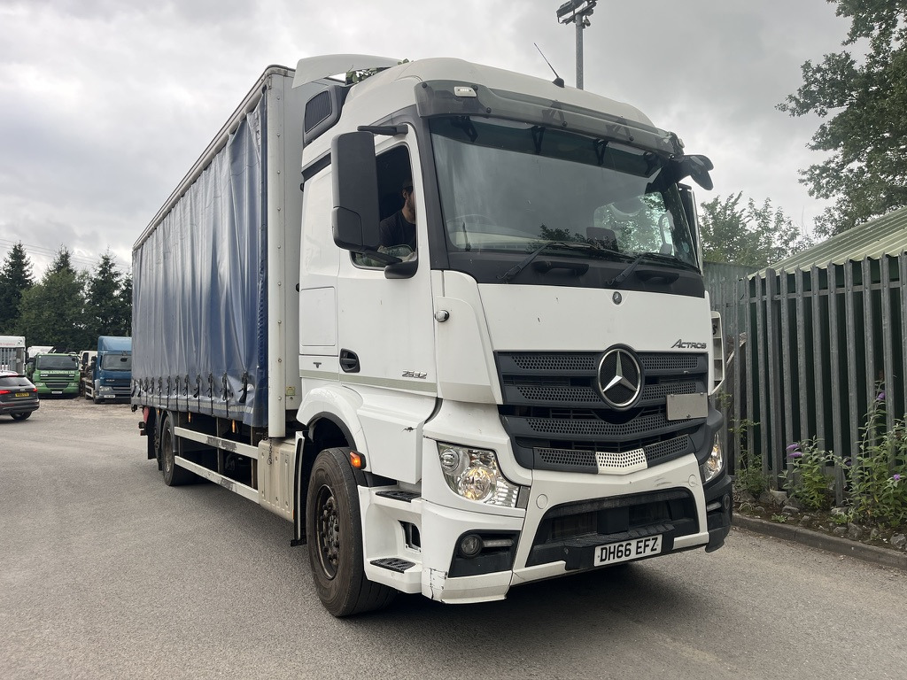 Mercedes Actros 2532 6x2 Curtaij side - Kapellbil: bilde 1 Mercedes Actros 2532 6x2 Curtaij side - Kapellbil: bilde 1