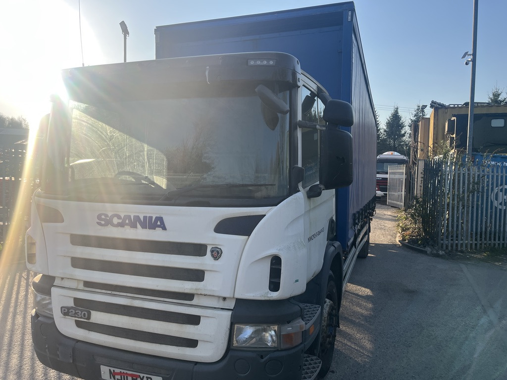 Scania P230 4x2 Curtain side - Kapellbil: bilde 2 Scania P230 4x2 Curtain side - Kapellbil: bilde 2