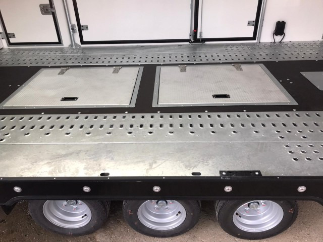 Brian James Race Transporter 6, RT6 396-3030, 5500 x 2350 mm, 3,5 to. - Transporter tilhenger: bilde 2 Brian James Race Transporter 6, RT6 396-3030, 5500 x 2350 mm, 3,5 to. - Transporter tilhenger: bilde 2