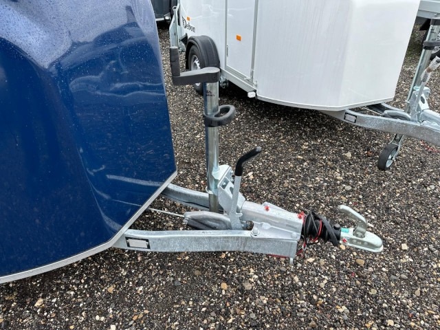 Cheval Liberte Debon Fourgon Cargo 2 Poly + Türe blau 1300 kg, 100 km/h, 300x155x168cm - Skaphenger: bilde 2 Cheval Liberte Debon Fourgon Cargo 2 Poly + Türe blau 1300 kg, 100 km/h, 300x155x168cm - Skaphenger: bilde 2