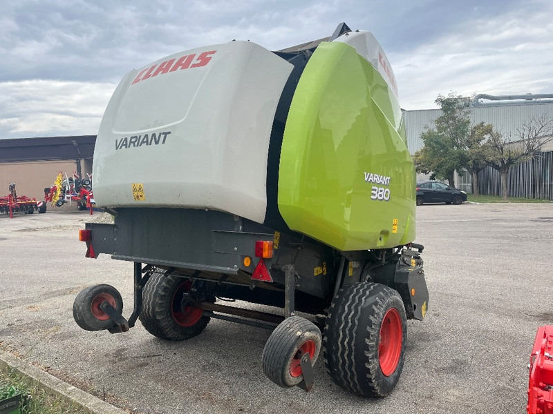 Claas Variant 380 - Rundballepresse: bilde 2 Claas Variant 380 - Rundballepresse: bilde 2