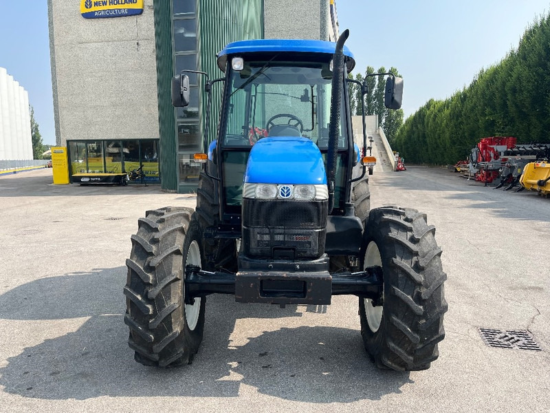 New Holland TD 90 D - Traktor: bilde 2 New Holland TD 90 D - Traktor: bilde 2