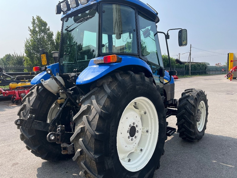 New Holland TD 90 D - Traktor: bilde 5 New Holland TD 90 D - Traktor: bilde 5