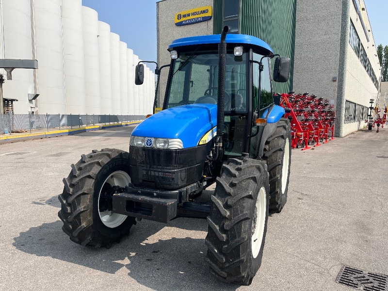 New Holland TD 90 D - Traktor: bilde 1 New Holland TD 90 D - Traktor: bilde 1