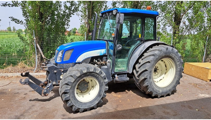 New Holland TN 95 D A - Traktor: bilde 2 New Holland TN 95 D A - Traktor: bilde 2