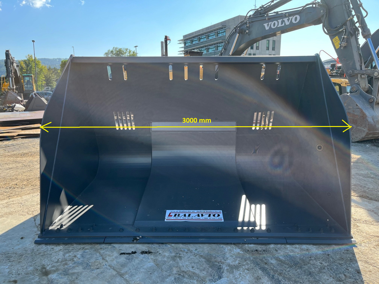 Balavto Loader bucket 3000 mm - Lasterskuffe: bilde 2 Balavto Loader bucket 3000 mm - Lasterskuffe: bilde 2