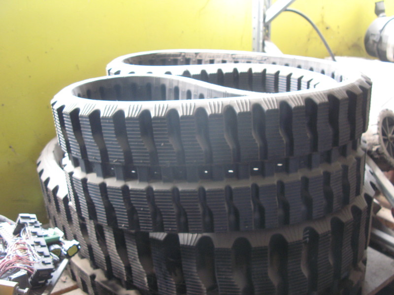 Camoplast(Taeryuk) CS300X52,5X74 - Belter: bilde 1 Camoplast(Taeryuk) CS300X52,5X74 - Belter: bilde 1
