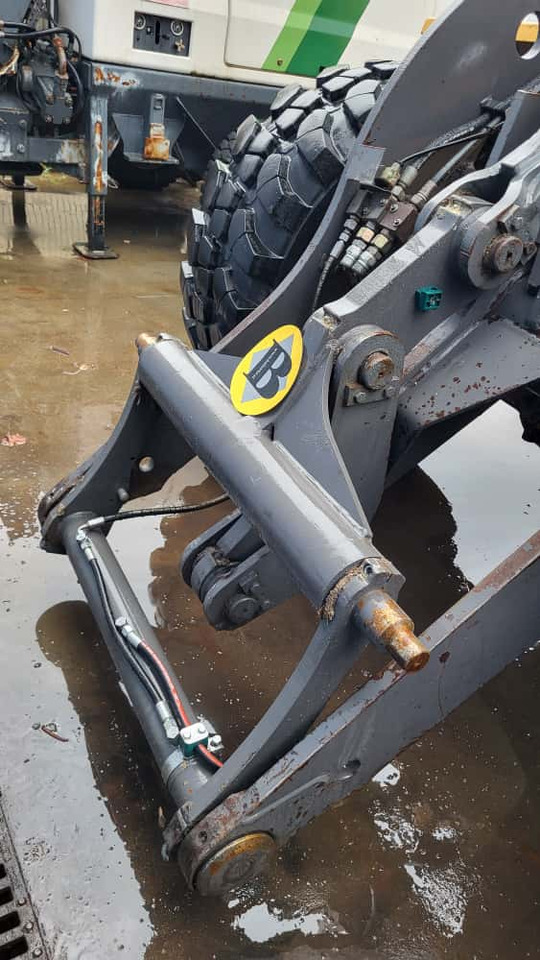 Quick coupler 2813127 for Volvo L40, L40B, L45, L45B - Hurtigkobling for Hjullaster: bilde 2 Quick coupler 2813127 for Volvo L40, L40B, L45, L45B - Hurtigkobling for Hjullaster: bilde 2