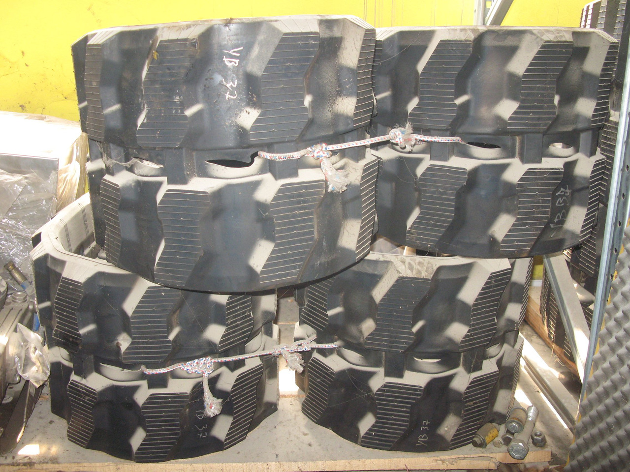 TAERYUK YB400X144X37 - Belter for Gravemaskin: bilde 1 TAERYUK YB400X144X37 - Belter for Gravemaskin: bilde 1