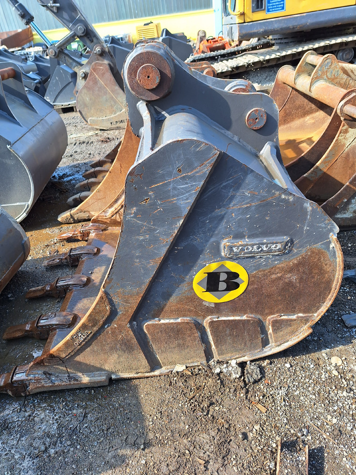 VOLVO digging bucket 1100 mm - Gravemaskinskuffe: bilde 1 VOLVO digging bucket 1100 mm - Gravemaskinskuffe: bilde 1