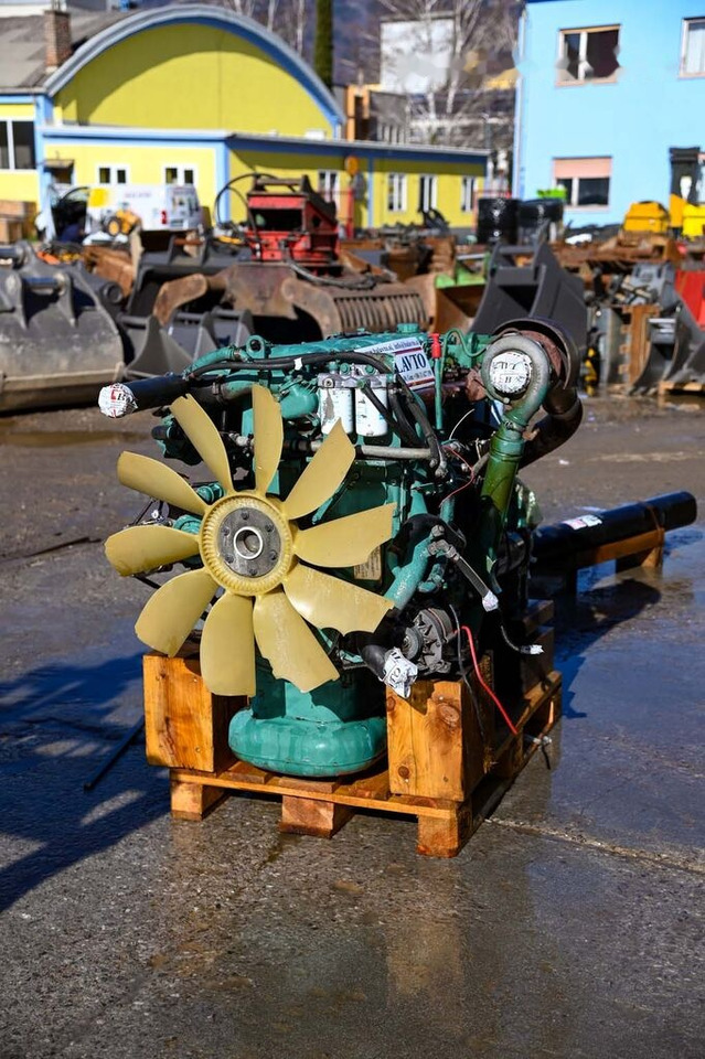 Volvo TD103KAE 15003091 Volvo EC390, EC340 - Motor for Gravemaskin: bilde 4 Volvo TD103KAE 15003091 Volvo EC390, EC340 - Motor for Gravemaskin: bilde 4