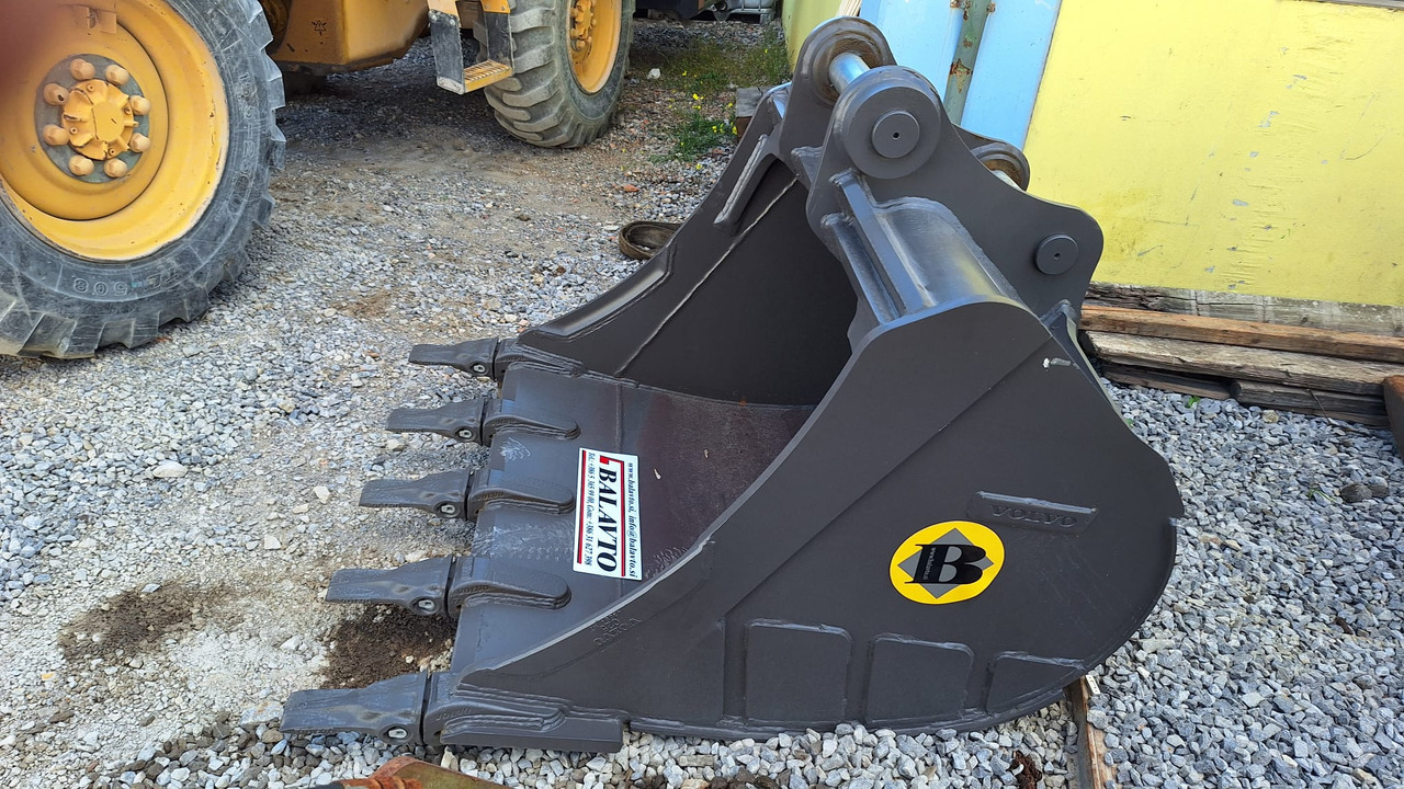 Volvo digging bucket 1200 mm UNI65 - Gravemaskinskuffe for Gravemaskin: bilde 1 Volvo digging bucket 1200 mm UNI65 - Gravemaskinskuffe for Gravemaskin: bilde 1